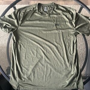 Under armour tshirt